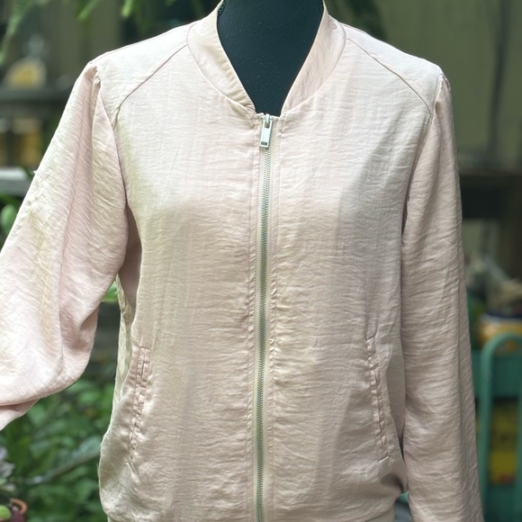 Jules & Leopold Satin Fabric Blush Zip Jacket - Picture 3 of 8